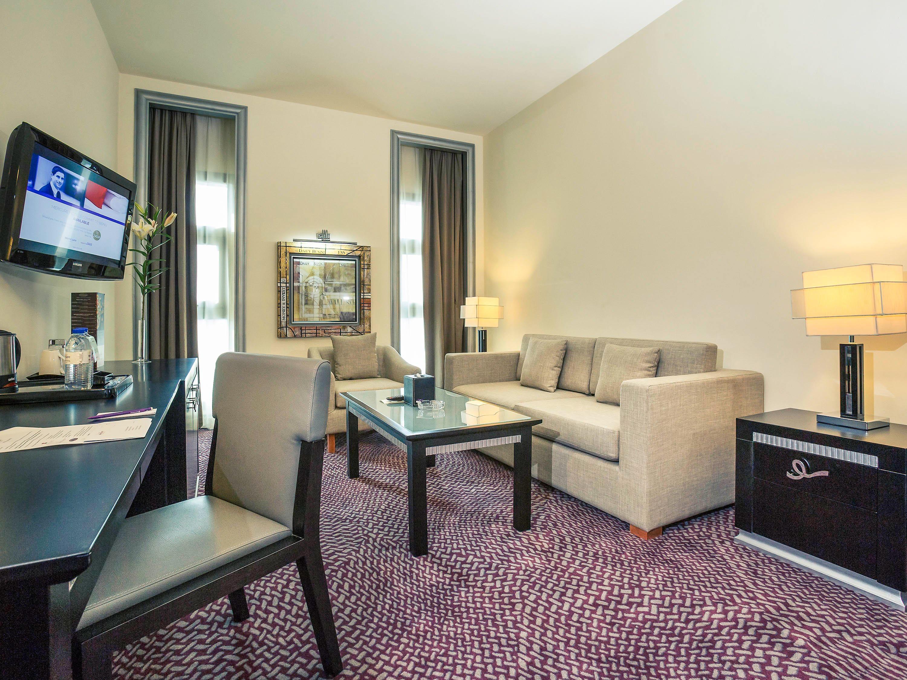 Crowne Plaza - Dubai Jumeirah By Ihg Exterior photo Suite