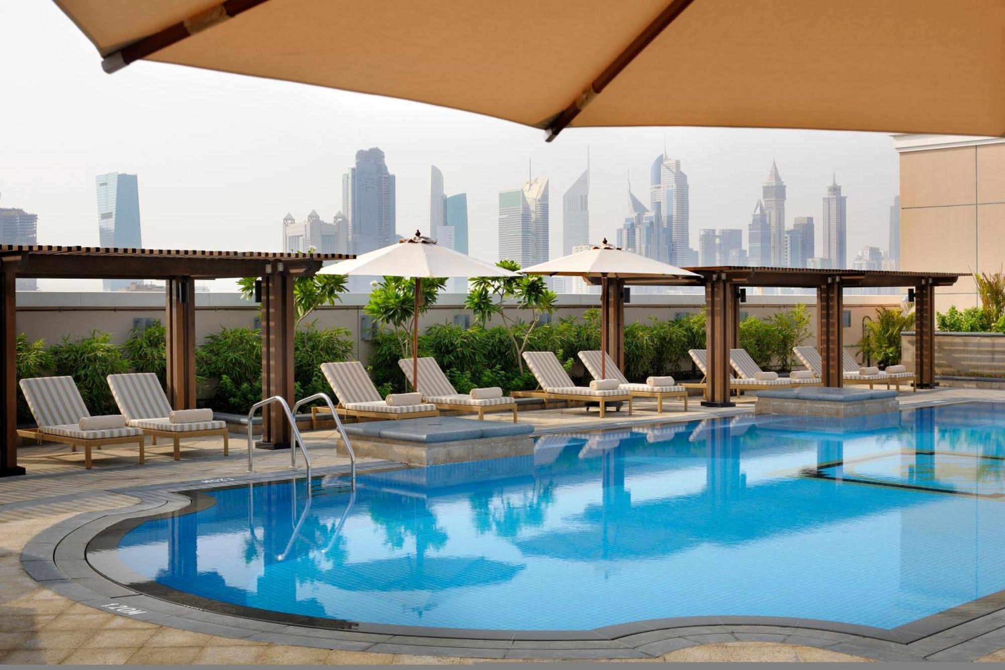 Crowne Plaza - Dubai Jumeirah By Ihg Exterior photo Rooftop pool